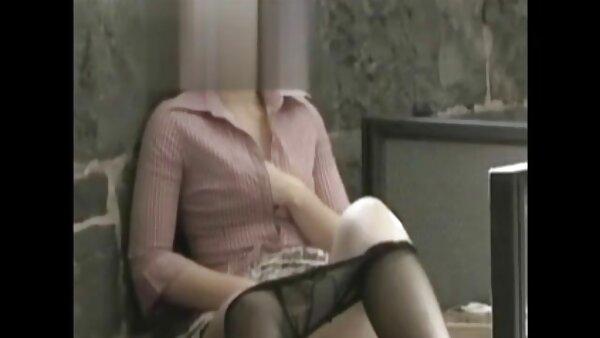Mollige asiatische Hacke mit süßen Titten reife sex masturbiert im Bus